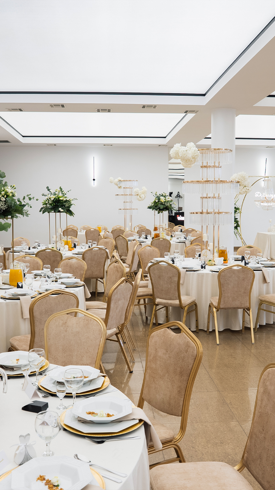 ŚLUB-WESELE-OKRĄGŁE-STOŁY-SALA-WESELNA-GRODZISK-WIELKOPOLSKI-HOTEL-RESLINSKI-2